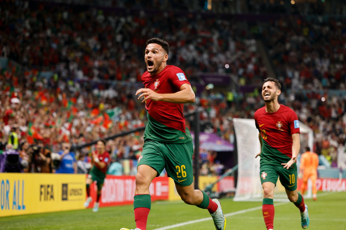 selecaoportugal's tweet photo. It's his world, we just live in it 🤪🌍 @Goncalo88Ramos 

#VesteABandeira #WearTheFlag #FIFAWorldCup https://t.co/ZtzHBoOV7z