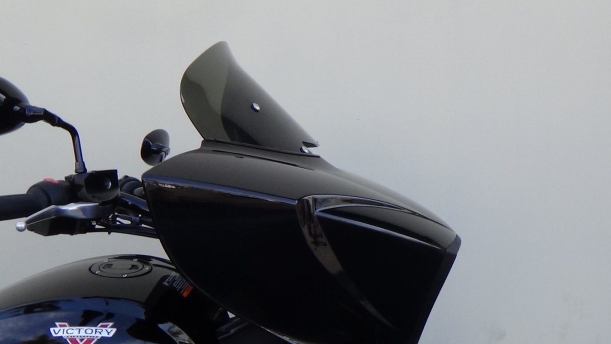 WindVestMCProd's tweet photo. 12" Gun Smoke (dark) WindVest Replacement windshield for Victory Cross Country.  Also available in 9",  10" and 11" sizes.   Check us out at https://t.co/spoxhQZGek #windvestmp https://t.co/gv99BlnBr5