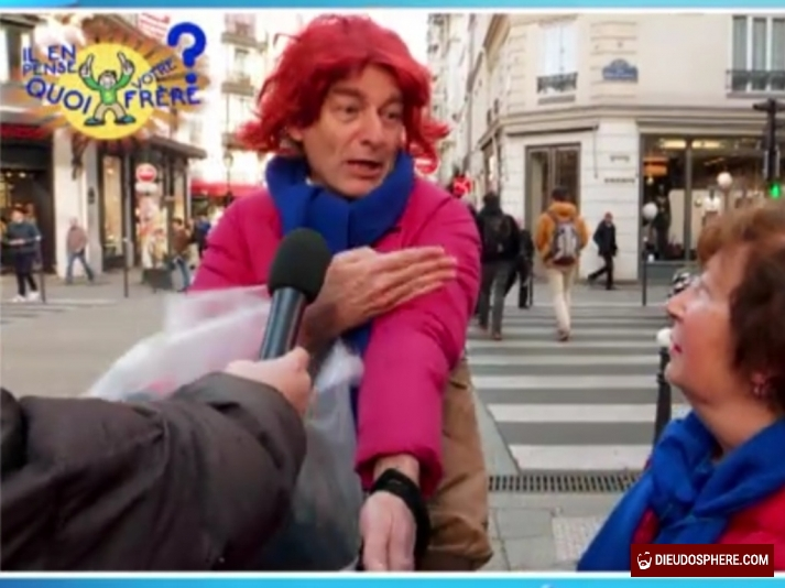denkinte_2's tweet photo. Ce n'est pas Gilles Verdez qui fait la quenelle de Dieudonné? Le même Gilles Verdez qui a piégé Francky Vincent en direct ce soir? #TPMP https://t.co/ShWFos0kct