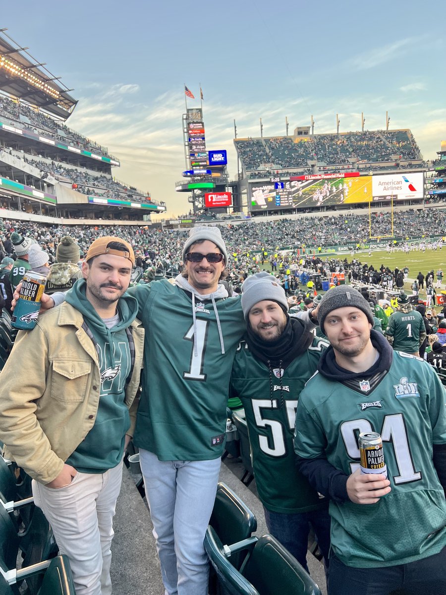 MaderMedx's tweet photo. Winner winner chicken dinner! Sunday was an epic day as we cheered on the @Eagles in a blowout win against the Tennessee Titans (35-10).

With a packed stadium and the winner of our holiday draw in attendance - it was a great way to catch up with the team and thank our people. https://t.co/6jRcaDfgoF
