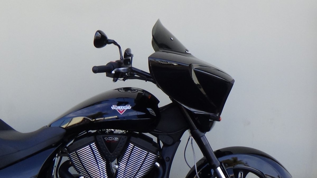 WindVestMCProd's tweet photo. 12" Gun Smoke (dark) WindVest Replacement windshield for Victory Cross Country.  Also available in 9",  10" and 11" sizes.   Check us out at https://t.co/spoxhQZGek #windvestmp https://t.co/gv99BlnBr5