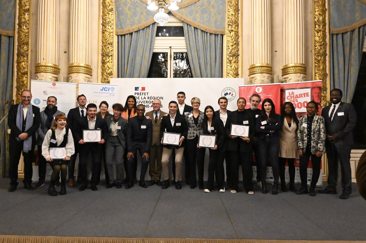 prefetrhone's tweet photo. L’heure est à la remise des prix🥇

Félicitations à Aliyah Mabel &amp; Zakari Touati qui remportent le concours d'éloquence. Les membres du jury ont aussi décerné les prix "coup de coeur" de la soirée.  

👏 Bravo aux participants pour votre engagement &amp; merci aux partenaires ! https://t.co/y5mgWRzNHQ