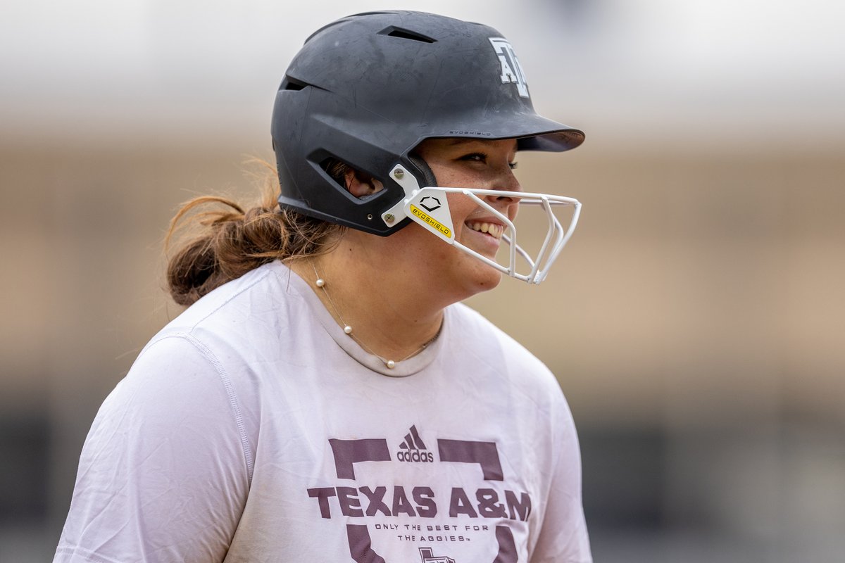 AggieSoftball's tweet photo. Counting down the days till we're back to work 👍

#GigEm https://t.co/RG8aMa3JFv