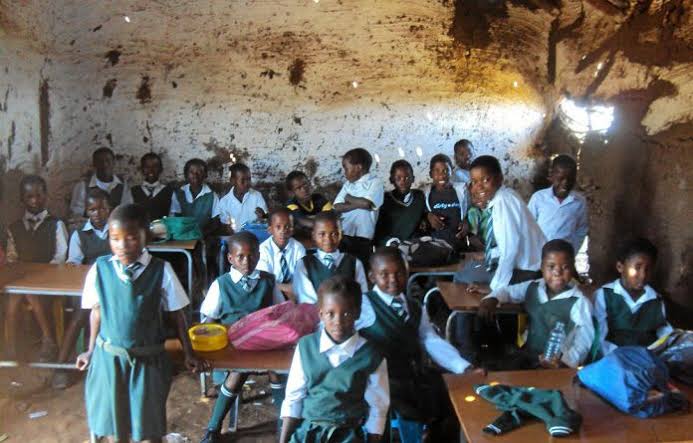 wsarah792's tweet photo. For meaningful development to take place in the educational sector; the government need to re-address the issue of funding #FundBasicEducation @MBuhari @NGRPresident @nassnigeria 
@youthhubafrica @KLCI_Initiative @BridgeConnectNG @WRAPANG @USAID https://t.co/XIMKGVJiUe