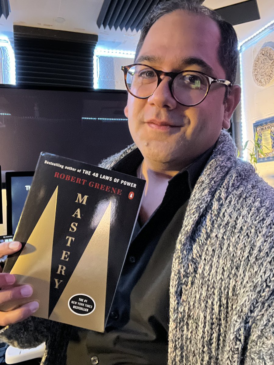 IamAntRodriguez's tweet photo. Added to my collection of books and current reads. And yes, I read the 48 Laws of Power a few years ago. Mastery was in my list and now in my hands. #books #mastery #robertgreenemastery #robertgreenemastery #reader #booklover @RobertGreene https://t.co/z9sqRXaSOd