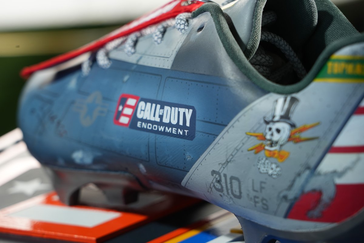 CODE4Vets's tweet photo. Because we just can't get enough, here are a few more glamour shots of @CooperKupp's cleats designed by @cestlavic for #MCMC. They take inspiration from @RamsNFL youth coordinator, Coach @mostreety--a U.S. Airforce #Veteran. https://t.co/AxIYxXPPjT