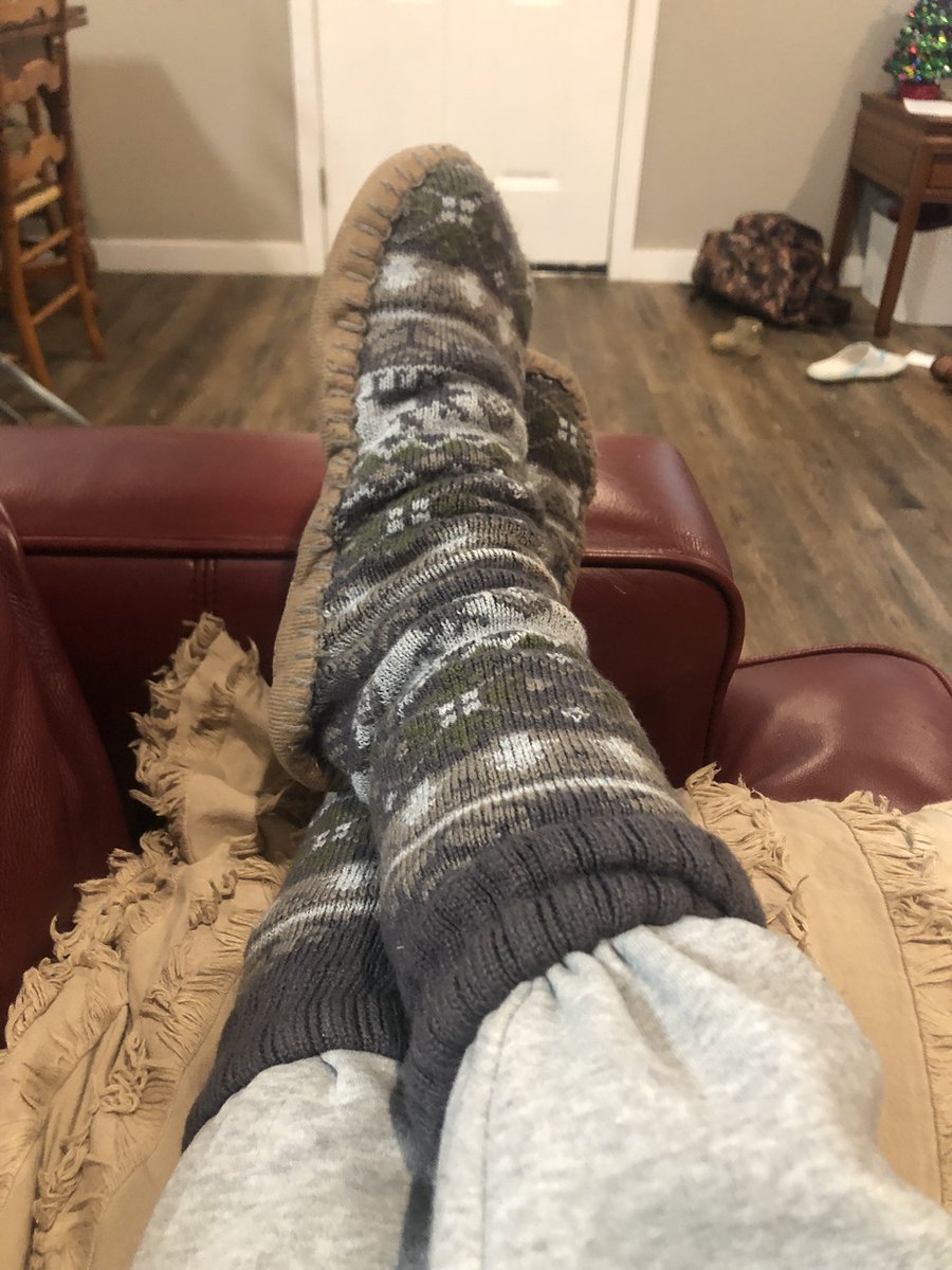 goddessrylie00's tweet photo. Any foot losers out there ? 🦶

• findom paypig • https://t.co/6A4zzhy9x2