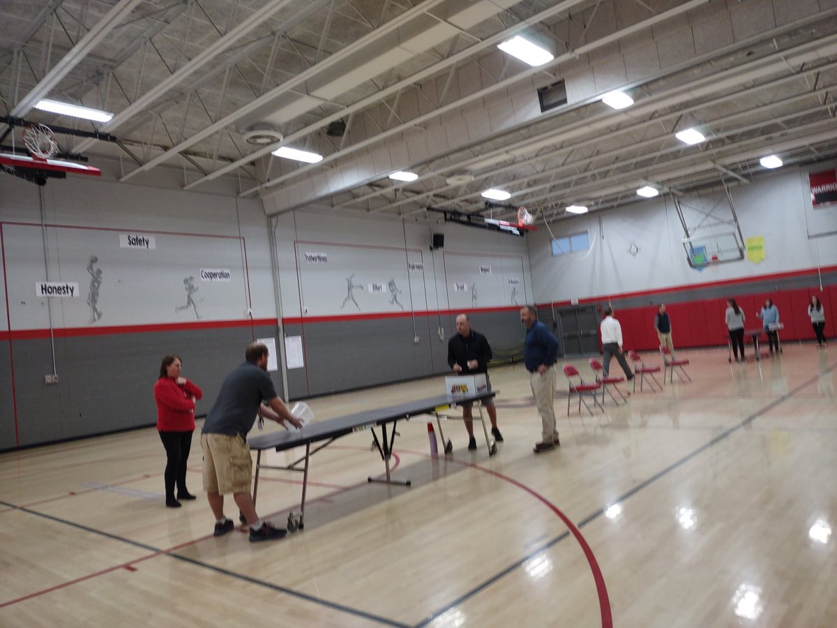 cvhsprincipal2's tweet photo. Combined MS/HS faculty meeting with team building and get to know you activities! #forcedfamilyfun #funfaculty @CVCSDWarriors @CVMSWarriors @CVAsstSupt @CVSupt https://t.co/0yKviU31ol