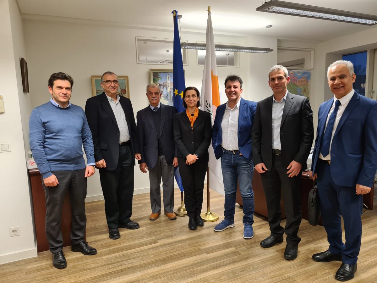 mariapapakyria2's tweet photo. Είχαμε μια πολύ ενδιαφέρουσα συζήτηση με αντιπροσωπεία του @ERATOSTHENESCoE @excelsior2020eu για τις μεγάλες προοπτικές συνεργασίας #Κύπρου #Γερμανίας στους τομείς #DigitalInnovation, #EarthObservation και #GeospatialInformation. @DLR_SpaceAgency @kyriac_kokkinos @TROPOS_eu https://t.co/NvcuCB4zgN