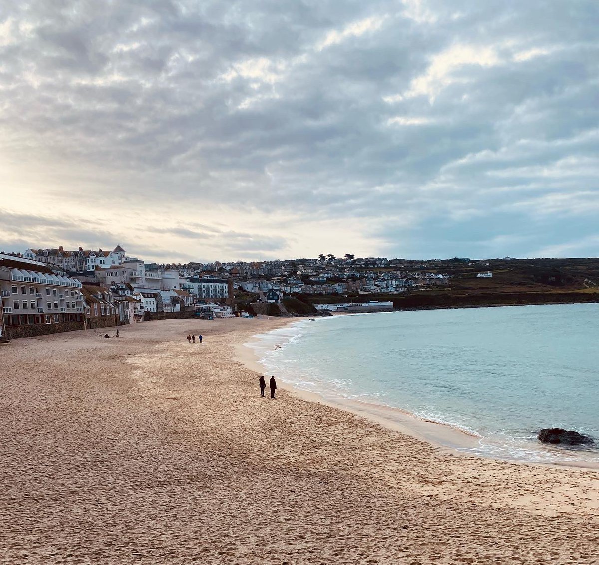 margijenkins's tweet photo. When the sun is out and the dogs are happy #stives #dogsholiday #sealwatch #annualleave https://t.co/gHx7TTCMKW