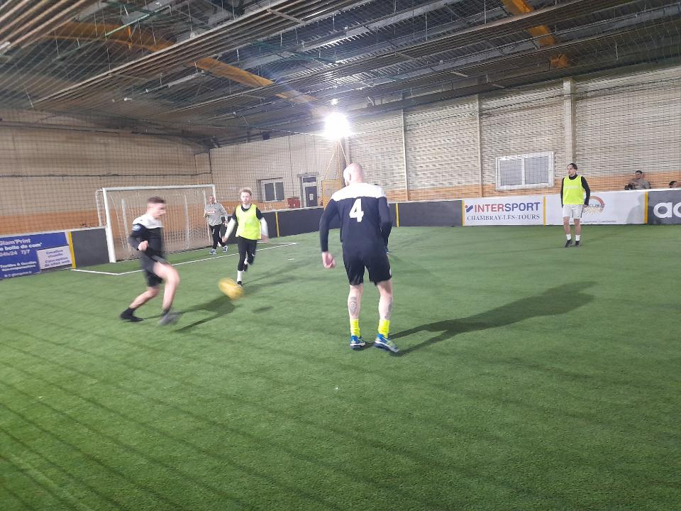 udsp37's tweet photo. Tournoi de #futsal organisé par notre partenaire @Groupama avec notre equipe #UDSP37
Que le meilleur gagne ! ⚽️🥰 https://t.co/yKqO1KYrC2