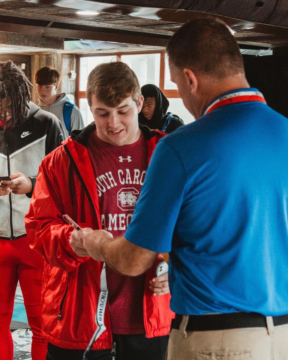 NorthSouthFB's tweet image. The stars have arrived at the beach! ⭐️🏈

#NorthSouth22 | #TouchstoneEnergyBowl |  #NorthSouthWeek | #TeamNorth |#TeamSouth |#StarsShineBrighterAtTheBeach