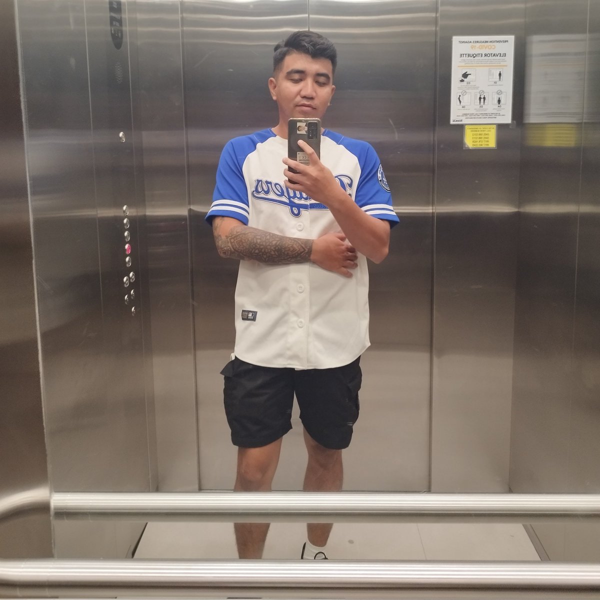 carloveszxc's tweet photo. #NewProfilePic https://t.co/vQ7oLrqoeC