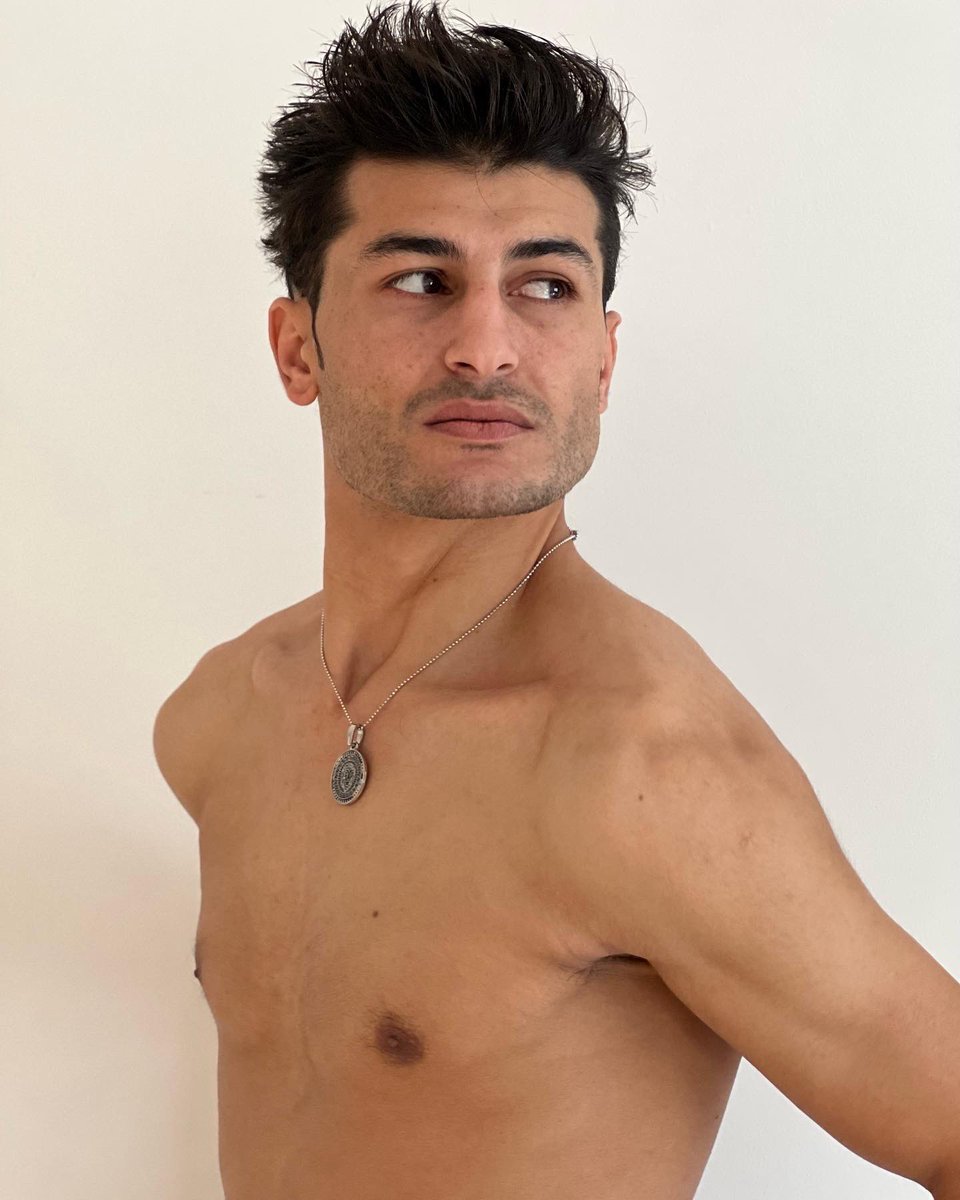Os_fawaz_'s tweet photo. Hello
#i_am_arabic #آسامة
#Styleguy #modaparahombre #menswearstreet
#dapperoutfits #absolutebespoke #menfashionpost
#dapperlife #modernmen #menfromfashion
#menfashionblogger #pfsfashion #sprezza #suituptime
#tailoredsuit #thedapperhaus #style4men
#menfashiontips #styleforman https://t.co/QXM0pQFhMf