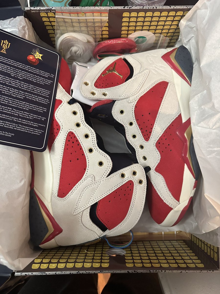 Mighttywolf9's tweet photo. @RebelliousSole @SellKicksSunday Yes got them in hand https://t.co/N8aKoAIAu9