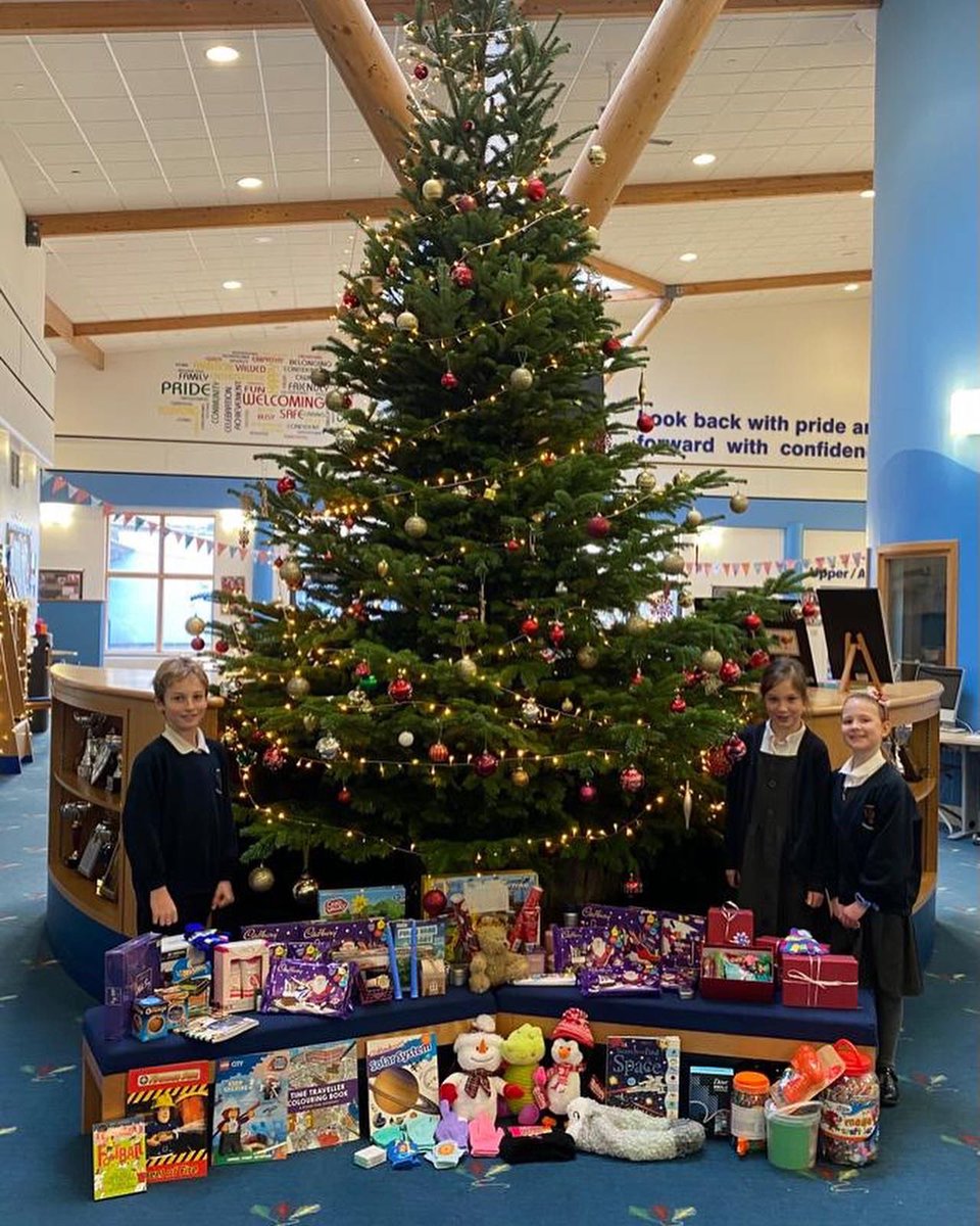sewadaynotts's tweet photo. Thank you the staff, teachers, students and parents @candleby for collecting from amazing donations and shoeboxes for our appeal! So delighted to see children involved in the act of volunteering #makeadifference https://t.co/W5JcNwWYKH
