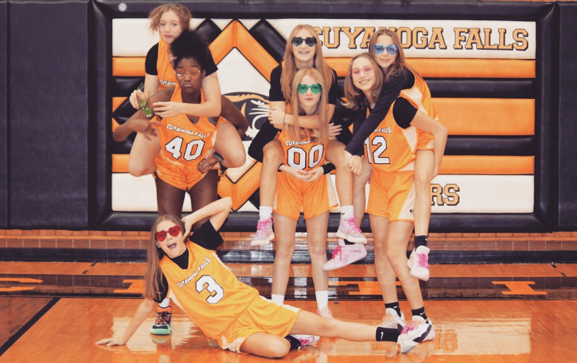 Wish our middle school girls luck as they take on the Brecksville Bees today @ Roberts Middle school. 
7th grade starts at 4:30 and 8th grade right after! Go Tigers!