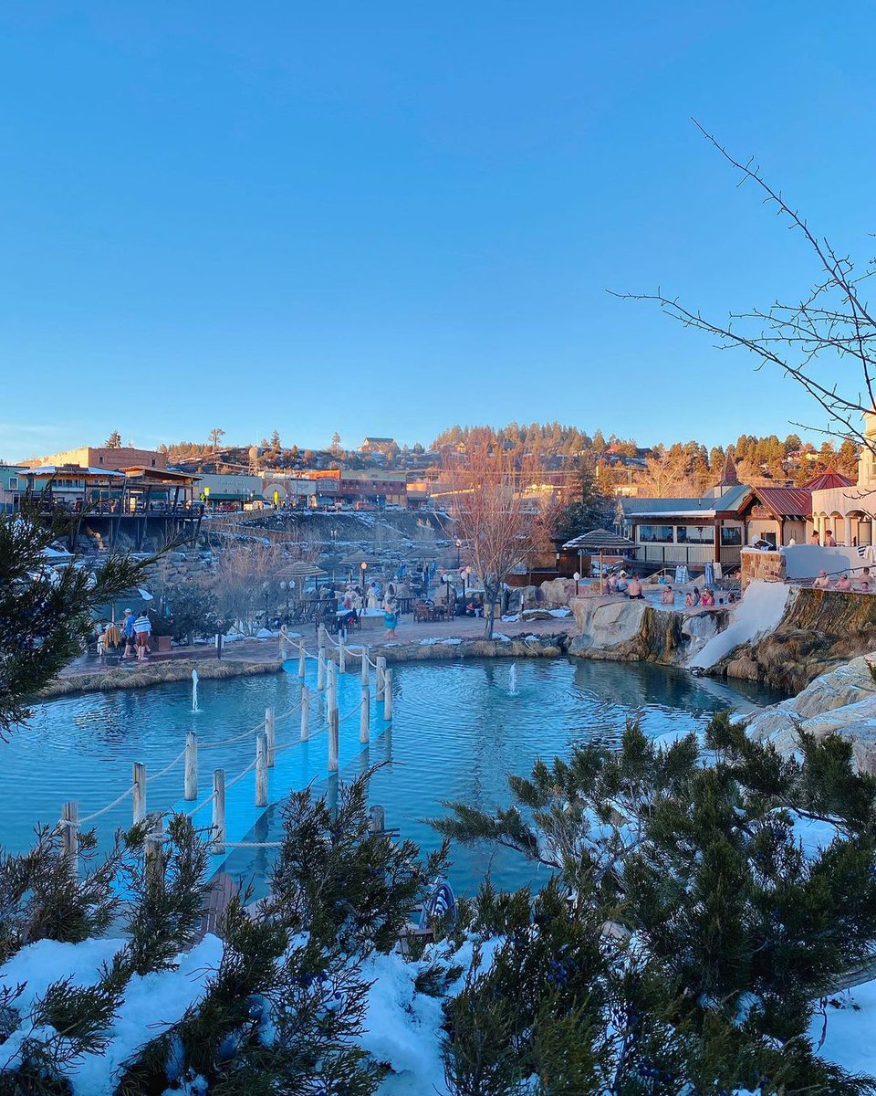 From the hot springs to the slopes, you don't want to miss any of the fun in Pagosa Springs. Check out our top 10 ways to enjoy this mountain town this season: bit.ly/3il5Pdd 📸: chekmarkeats