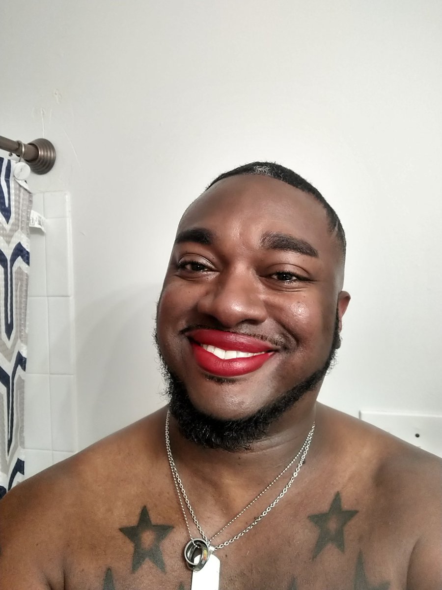 Dontavi13923040's tweet image. LOVE THIS SEXY RED LIPSTICK 💄💄💄💋💋💋😍😍😍 HAD TO TRY IT ON #SEXYREDLIPS💋💋💋 #REDLIPSSTICK💄💄💄 #MacCosmetics