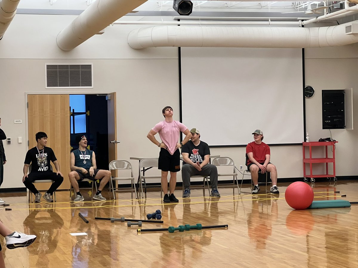 UCMPhysEd's tweet photo. Creative interpretations of popular training styles/competitions in #PE3310 today!! 💪🏽#strongman #atlasstone #farmerscarry #hypertrophy #physique https://t.co/tHS8fXLdjx