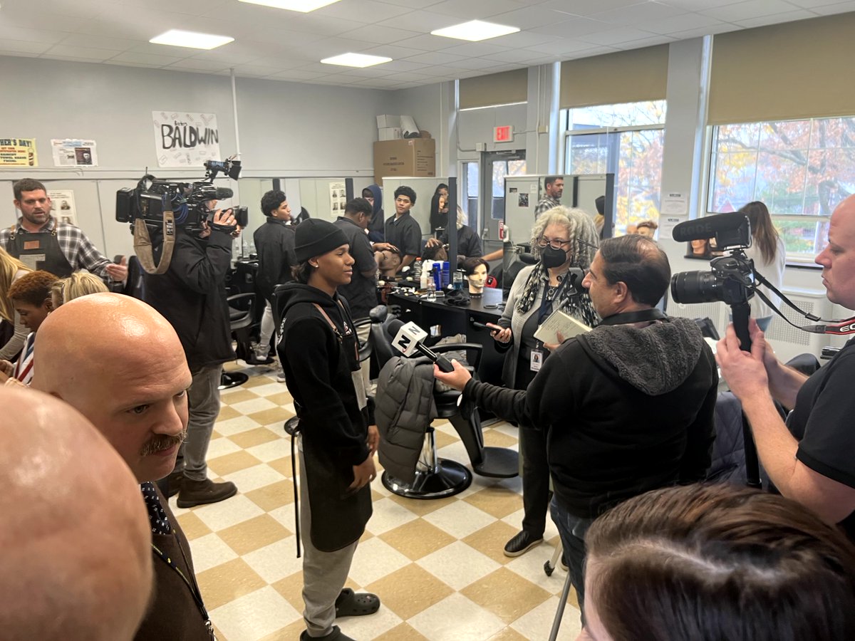 Baldwin HS@Shubert Barbering &amp; Police Science students used their skills to #giveback by helping the women at the @BHNassauCounty. Thanks to <a href="/HairWeShare/">Hair We Share</a> for donating the wigs. Check out the full story in <a href="/Newsday/">Newsday</a>: bit.ly/3VHjASj #WhatsBRUINinBaldwin #SYF #SchooltoCareer