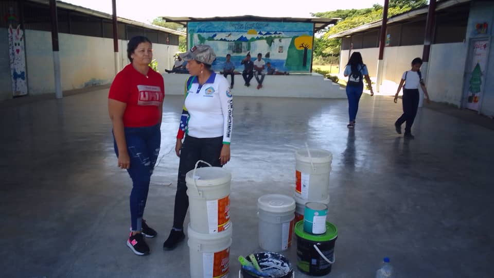 #EnFotos| BRICOMILES Zonal. En aras de fortalecer el trabajo institucional, el inicio de rehabilitación y embellecimiento general de la EP y LB "Jesús María Herrera" del Municipio Muñoz parroquia Quintero Gracias a las políticas del Gobierno Nacional <a href="/NicolasMaduro/">Nicolás Maduro</a> <a href="/_LaAvanzadora/">Yelitze Santaella</a>
