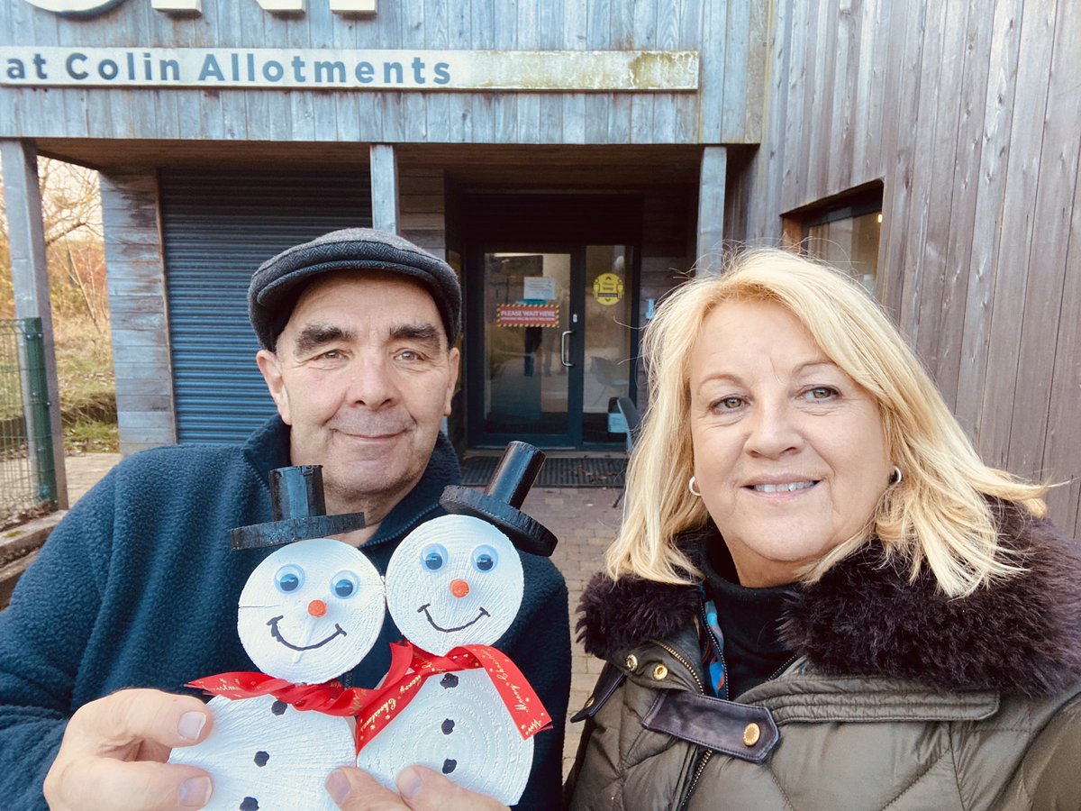 Great morning <a href="/CNPartnership/">Colin Neighbourhood</a> Men’s Shed/allotments #healthandwellbeing <a href="/AssetsCommon/">Commonhealth Assets</a> <a href="/kthompo/">Karen Galway</a> <a href="/QUBSONM/">QUBNursing&Midwifery</a> <a href="/ZonesQUB/">Queen's University Innovation Zones</a> <a href="/lohare/">Liam O'Hare</a> <a href="/QUBSSESW/">SSESW at Queen's</a> Thank you Scap and all at Colin Men’s Shed 🎄⛄️👏 for these two cuties