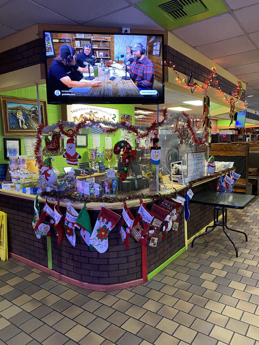 kdhackney's tweet photo. @JaseDuckman Unashamed playing in the local Mexican restaurant in Danvillle, KY. https://t.co/yUswRHvKrn