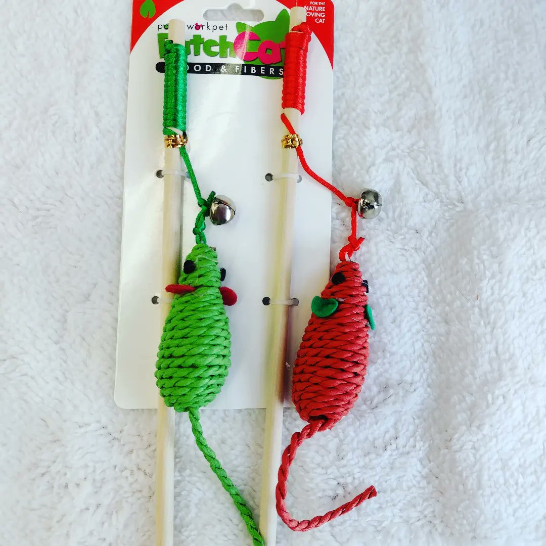 OneSpoiledKitty's tweet image. Catnip toys and wands for a Meowwy Catmus at One Spoiled Kitty, 1325 Portage Avenue in #Winnipeg #catstore #onespoiledkitty