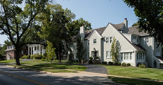 LorindaBoyle's tweet photo. Curious to see what your home is worth? Find out with my Discover Your Home's Valuation tool! Just pop in your address to get a valuation overview right away.  Want a more in-depth look?.. give me a call. Try it here: https://t.co/Fam6J2e3rL https://t.co/5RrCGpvPMx