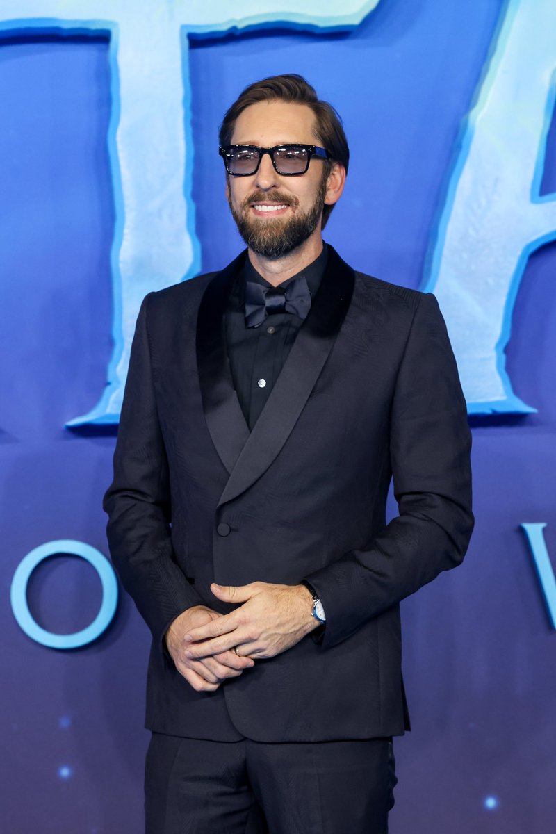 officialavatar's tweet photo. He returns! @joeldavidmoore steps back into his avatar as Norm Spellman in #AvatarTheWayOfWater https://t.co/BBCdOGAHDy