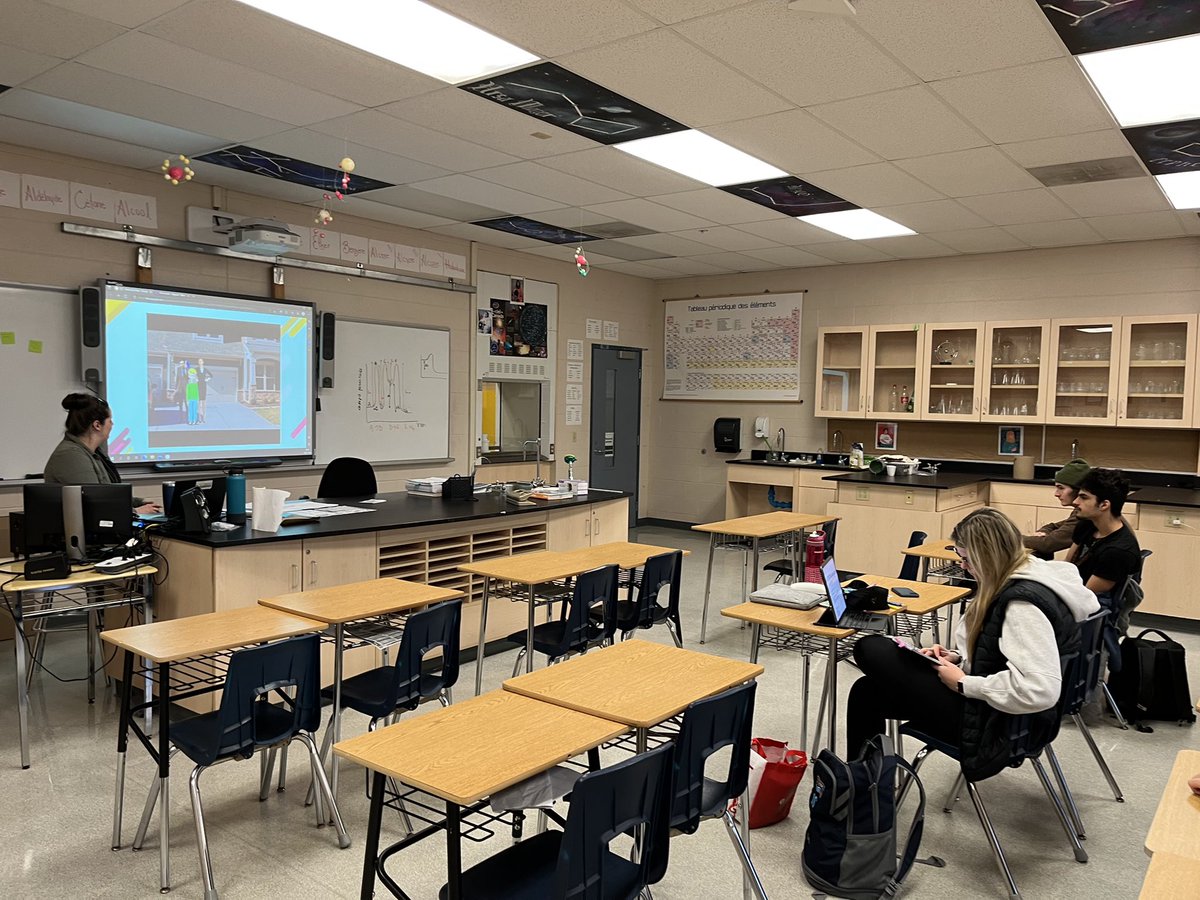 Quelle belle journée à <a href="/ESCMgrBruyere/">École secondaire catholique Mgr-Bruyère</a> pour la foire Bâtir ton Avenir! Un grand merci à nos invités spéciaux de et aux membres du personnel qui ont aidé et aussi à tous les élèves qui ont participé aujourd'hui ! Bonne chance pour votre avenir! 
<a href="/sylvainleclair/">Sylvain Leclair</a> <a href="/JPGagnier/">J</a>