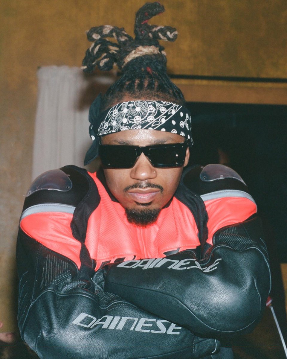 MetroBoomin's tweet photo. BOOMINATI TURNED ME INTO A SUPER HERO 🦸🏾‍♂️🔥🔥🔥🔥🔥🔥 https://t.co/zyjk85RMow