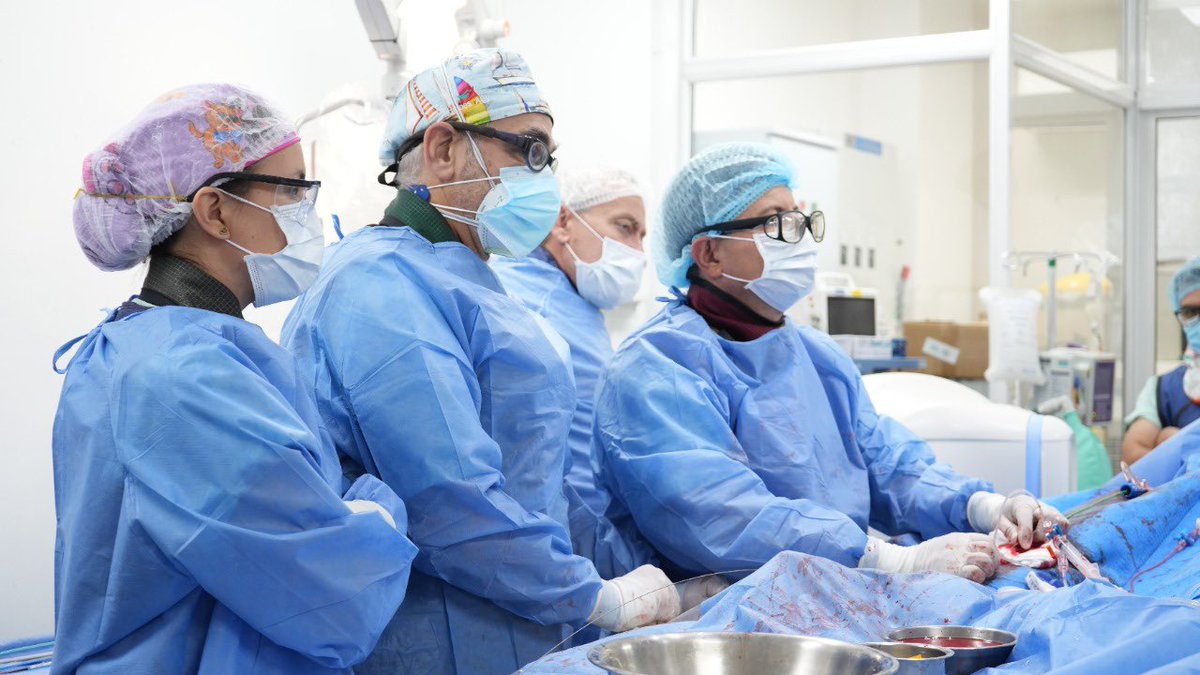 fcvcolombia's tweet photo. #OrgulloFCV | Realizamos por primera vez en #Colombia un procedimiento endovascular para salvar la vida de Nicole Maldonado, una menor de 17 años con una #cardiopatía que le daba poco tiempo de vida🫀👧🏻 https://t.co/tF4h2YPoYg