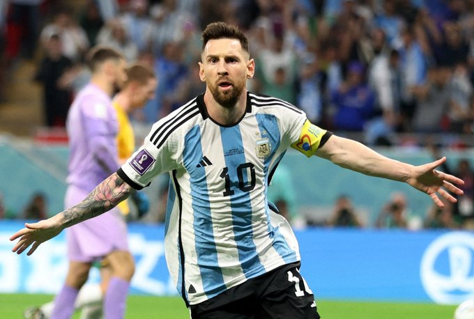 beINSPORTSUSA's tweet photo. The #FIFAWorldCup quarterfinals are set โ
#ARG vs #NED
#HRV vs #BRA
#ENG vs #FRA
#MAR vs #POR
๐ Tune in and enjoy all the best of #Qatar2022 every day at 9 PM ET/ 6 PM PT on beIN SPORTS. โฝ๏ธ๐คฉ
#TodayInQatar is presented by @PaniniAmerica #PaniniStickerAlbum #Qatar2022 https://t.co/tfVa3EecKw