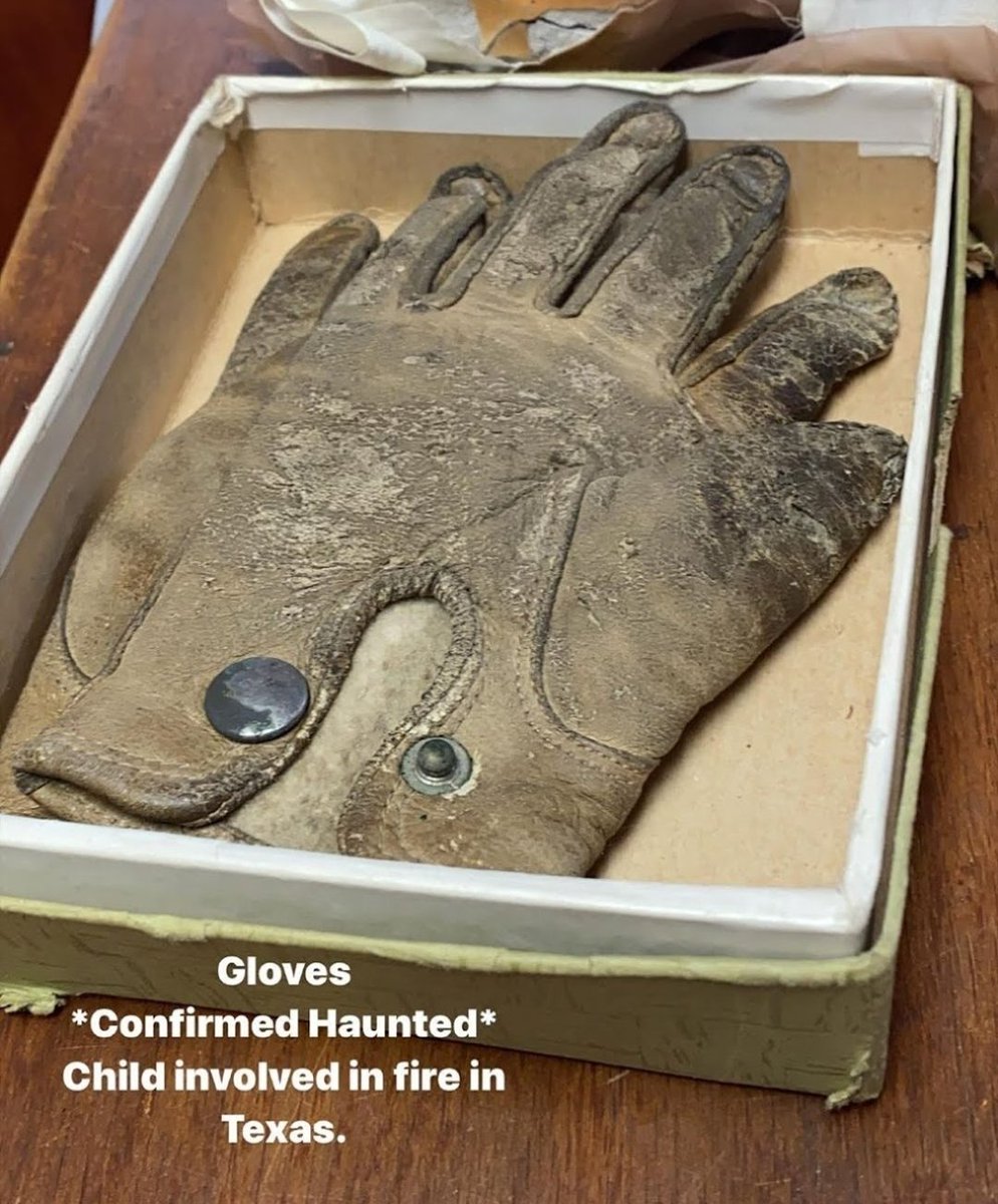 TerrorTalkNJ's tweet photo. This Saturday at 8pm, be part of a guided Investigation.

Need some insights in to your life... Medium Heather Heather Julia Campbell will be available for readings.

You don't wanna miss this one 👻

Link for tickets here
https://t.co/GWAa4tcpBO https://t.co/wOnDZ7L0Hl