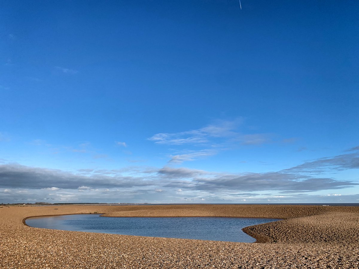 hburningham's tweet photo. #24hrs on the #suffolkcoast … making the most of a very narrow window of no lectures/meetings  … #winterfieldwork at its best 😊 https://t.co/yboue4t6Eq
