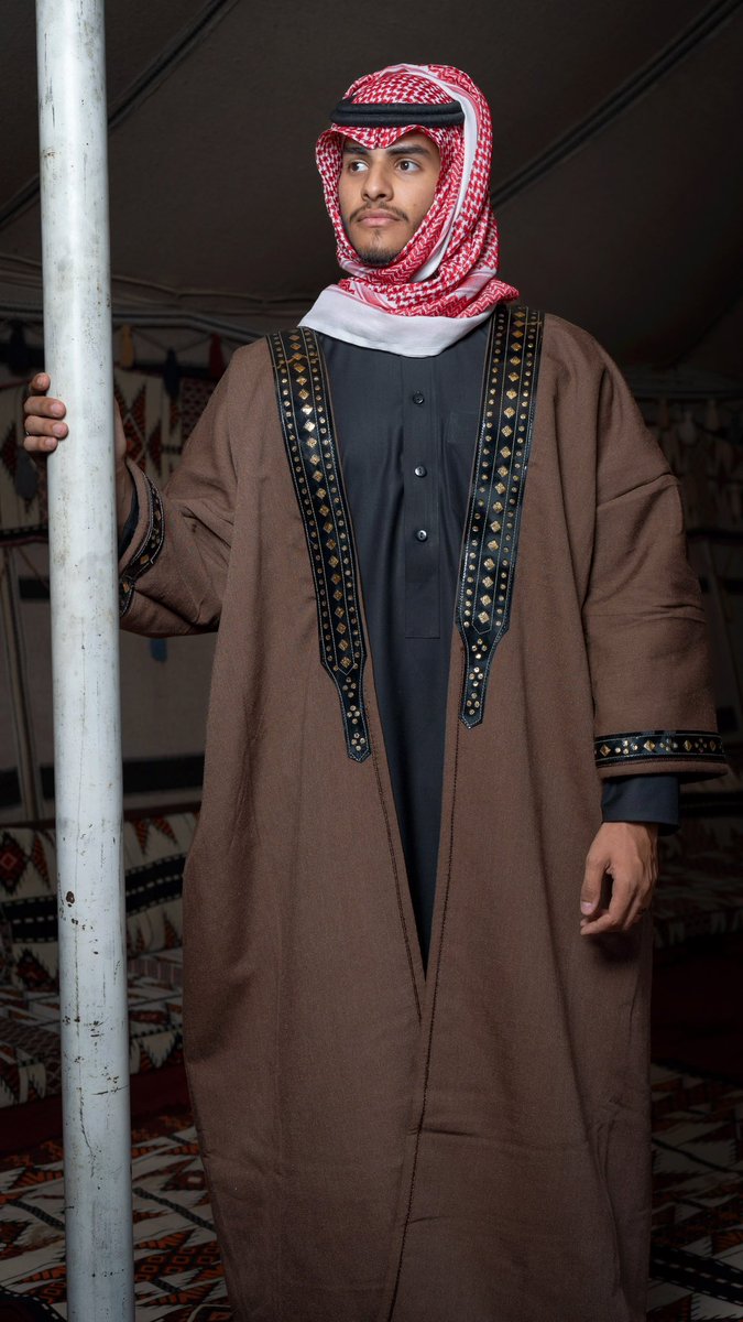 🌟بعض من تصاميمي لـ #فروات_شتوية مستوحاه من #تراثنا #السعودي الفكرة من المحزم الجلد وهو من #الازياء_التقليديه القديمه الذي يلبس فوق الثوب 👍🏻                     الطلب والاستفسار واتساب 0509222482
