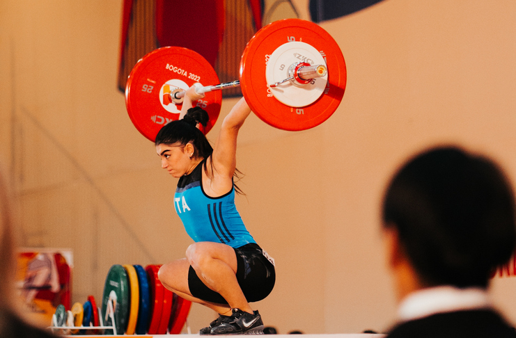 federpesistica's tweet photo. #GiuliaImperio è terza al termine della gara del gruppo B nella categoria fino a 49 kg, ai #Mondiali di #PesisticaOlimpica di #Bogotà, in #Colombia. Per l'Azzurra 80 kg di #strappo, 101 kg di #slancio e un totale di 181 kg https://t.co/NbyGyo6F0p