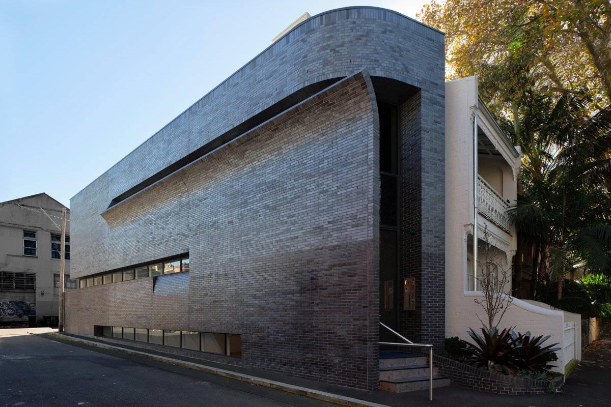 PrixVersailles's tweet photo. Nickson 61 (Surry Hills, Australia), South Asia and the Pacific special prize for an Exterior (Shops & Stores category) #PrixVersailles2022 #ContinentalTitle #ShopsStores2022 #SmartDesignStudio @AusGovArts https://t.co/ZVOHXOoO7s