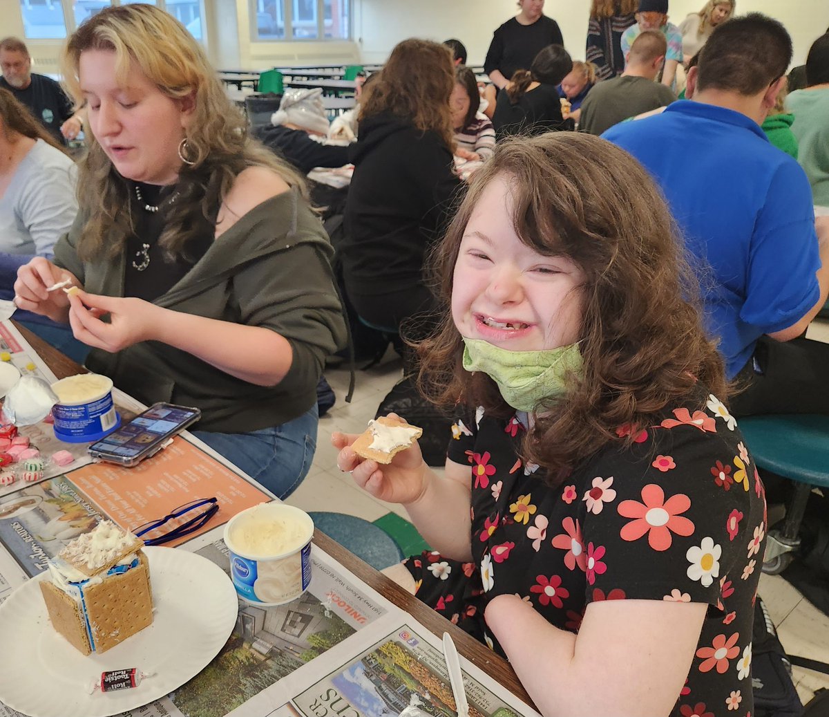 🐉PALS had a great time🕐today making (and eating,🤣) gingerbread 🏘!!! 
<a href="/BtpsSrvcs/">BTPSSpecialSrvcs</a> <a href="/BTHSDragons/">BTHS</a> <a href="/BTUnifiedSports/">@BTHSUnifiedSports</a>