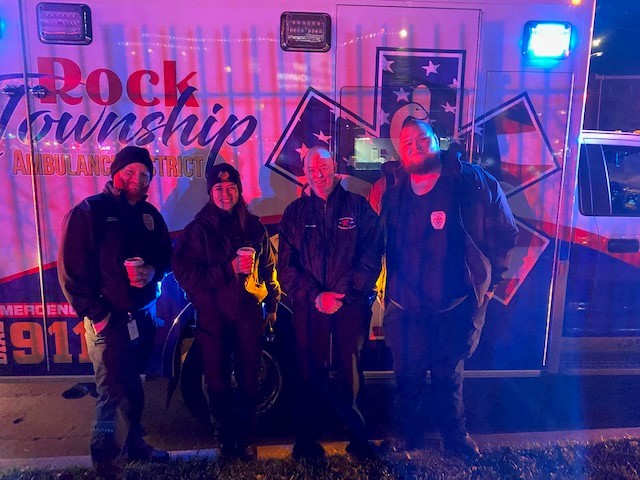 RTADEMS's tweet photo. RTAD team members were overjoyed and humbled to participate in last night's #lightupglennon event at @cardinalglennon in St. Louis, MO.
#rtadrocks #bethemiracle #happyholidays #holidaycheer #Holidays #paramedic #paramediclife #emt #emtlife #ambulance #ambulancelife https://t.co/L67iwgldff