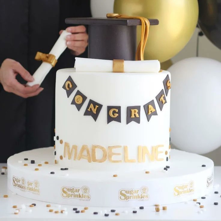cakestudio_ug's tweet photo. #graduationcakes🎓
Great Results come from Hard work. #congratulations🎉 #tastyartcake spices up this achievement.
Call/Whatsapp us on 0757310583 /0706740071 / 0780372203 /0706225800
#graduationday #graduation2022 #graduation2022🎓 #cakeart #graduationcake #graduation https://t.co/hTD4dGCTee