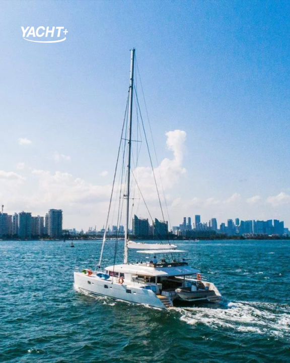 TheYachtPlus's tweet photo. Fancy a last minute vacation plan? We've got you covered! Located in Singapore and built at 62ft, Jyohana is now available for charter through our app!

Download and charter away: https://t.co/tsZhJH2sIv 

#YachtPlus #Yachting #YachtCharter #Chartering #YachtLife #LuxuryYacht https://t.co/sDKUHGx7Qy
