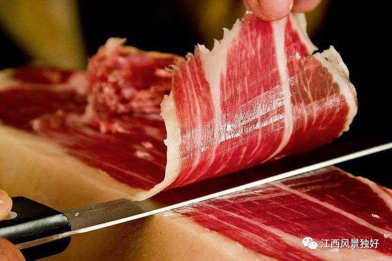 DynamicJiangxi's tweet photo. #Anfu #ham is a traditional delicacy in Anfu County, Ji'an City, #Jiangxi Province. The delicious #Anfu ham has a long history. Locals usually serve distinguished guests with this ham. The ham is well-known for its thin skin, thick flesh, and yellowish redness. https://t.co/lhP8mFAekP