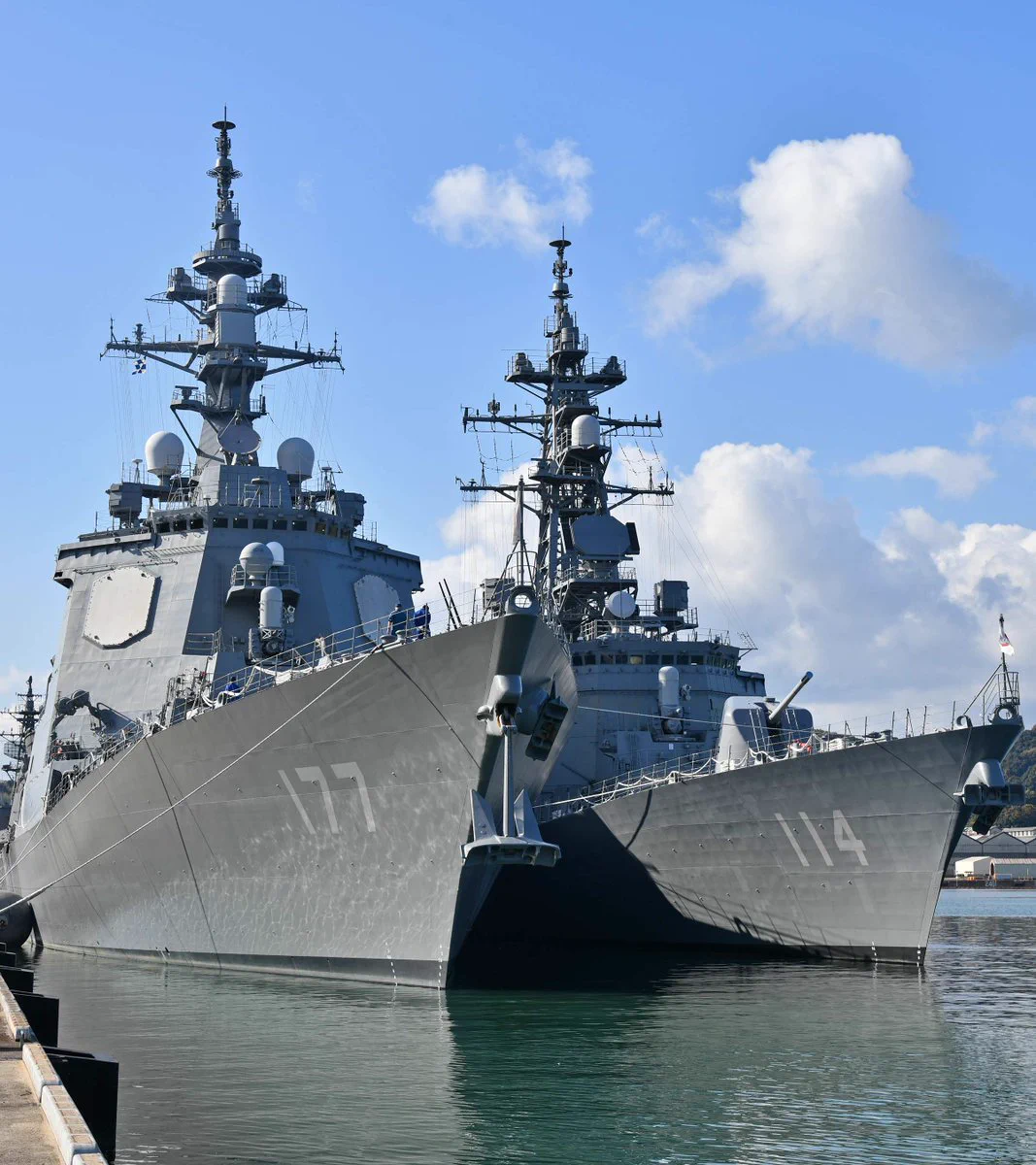 自衛隊　海上自衛隊　巡洋艦114 すずなみ　写真　額入り 舞鶴地方総監部【公式】 on X: 