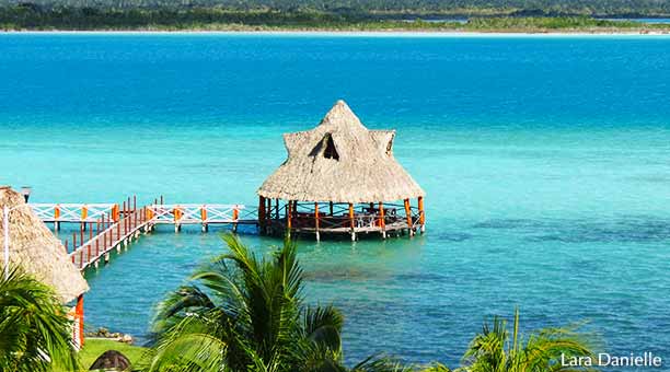 FollowTrick_AR's tweet photo. Los lugareños están compartiendo información sobre la estadía de Taehyung en Quintana Roo, México. Tae y Seo-joon aparentemente visitaron dos pequeños pueblos, Bacalar y Chetumal. Pudieron caminar libremente sin que nadie se molestara. Los lugareños solo están compartiendo esto+ https://t.co/tuAFwYgwsI