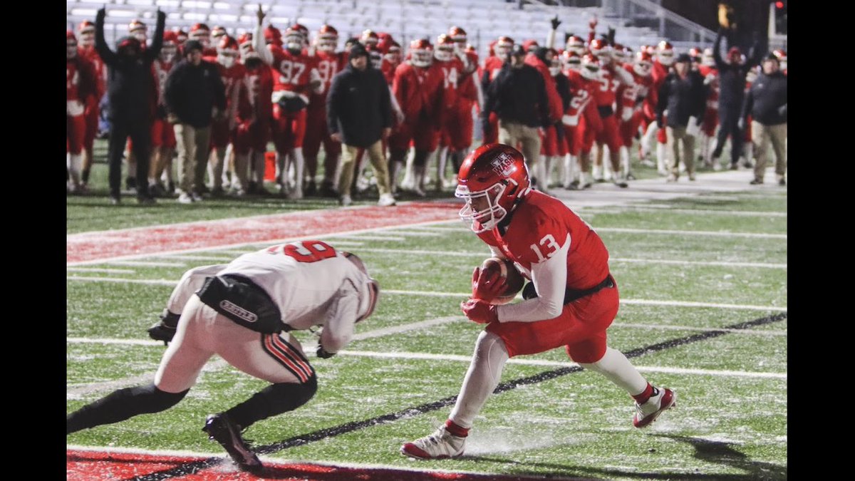 Kenneth Hamilton of @washufootball ran for 869 yards on 122 carries and 16 TDs. Also caught 31 passes for 330 yards and 4 TDs. 2 TDs for the Sophomore in the second annual @culvers Isthmus Bowl. Bright future for the WashU Bears! #d3fb