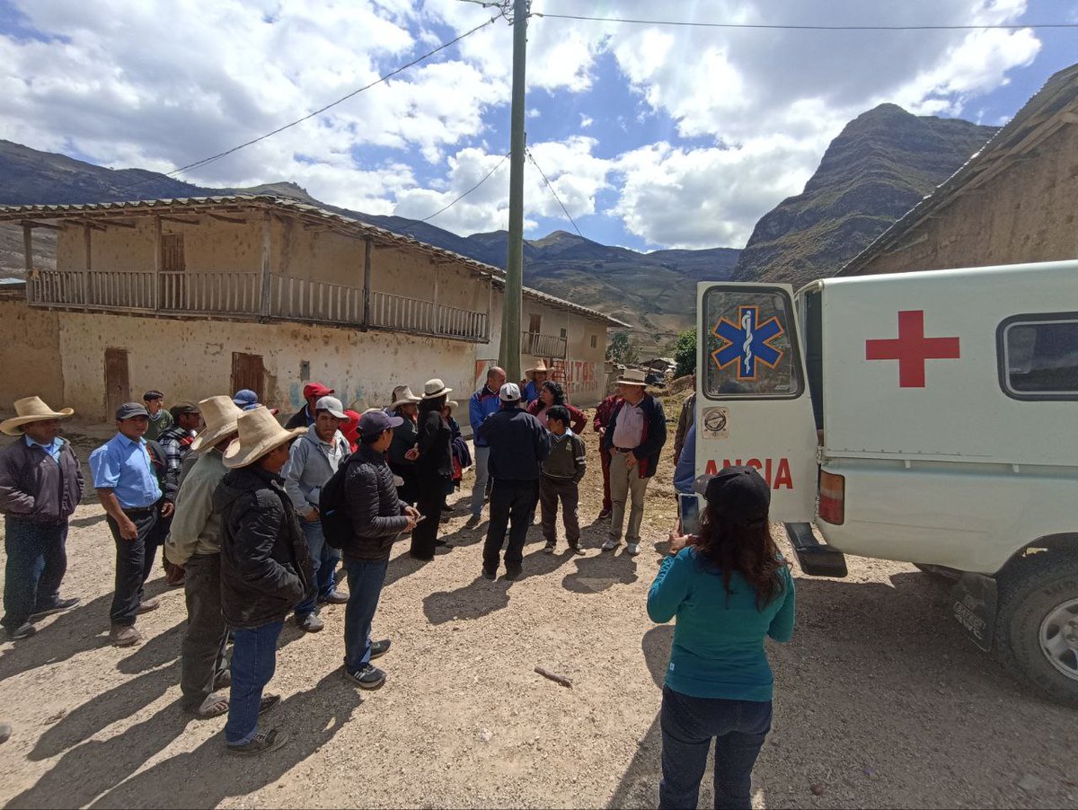 emundaca's tweet photo. Entregamos una ambulancia al CS San Pablo de Jesús,ubicado a más de tres horas de Cajamarca (150 Km.) en una geografía accidentada y dispersa, beneficiando a 9 comunidades y más de 1800 pobladores. 
@RISCajamarca, llegando a todos con una salud oportuna y de calidad. https://t.co/gCI1jSbeHH