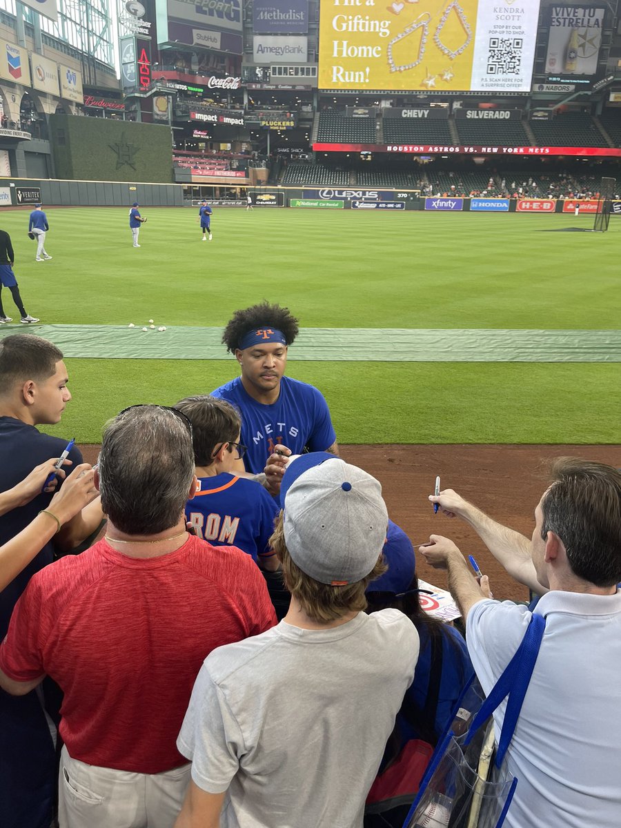 destroy2rebuild's tweet photo. @tai_walker would go out of his way to connect with fans, especially the young ones. He bought tickets, reached out to them on Social Media, and went out of his way to rep the Mets and baseball in general. I love the Mets but I’ll never root against him. #ThankyouTai https://t.co/uNZ4wfIor0